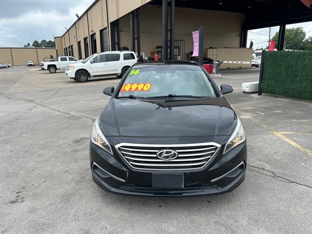 2016 Hyundai Sonata BASE - 23030802 - 1