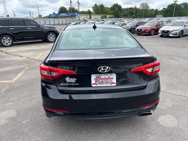 2016 Hyundai Sonata BASE - 23030802 - 4
