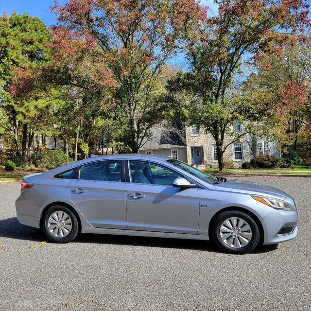 2016 Hyundai Sonata Hybrid 4dr Sedan SE - 22644870 - 5