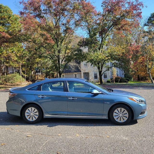 2016 Hyundai Sonata Hybrid 4dr Sedan SE - 22644876 - 5