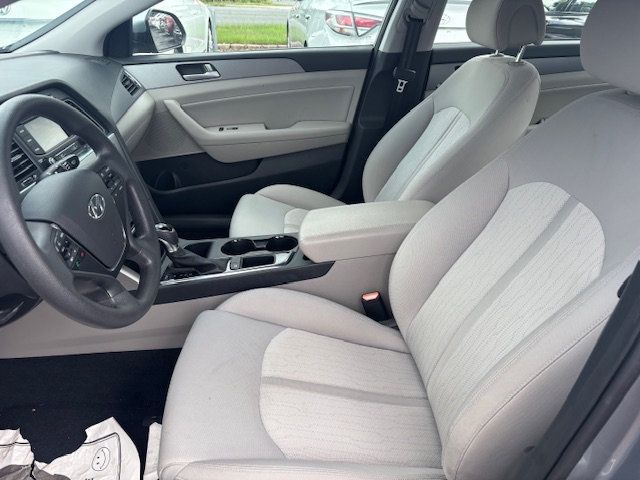 2016 Hyundai Sonata Hybrid 4dr Sedan SE - 22882842 - 11