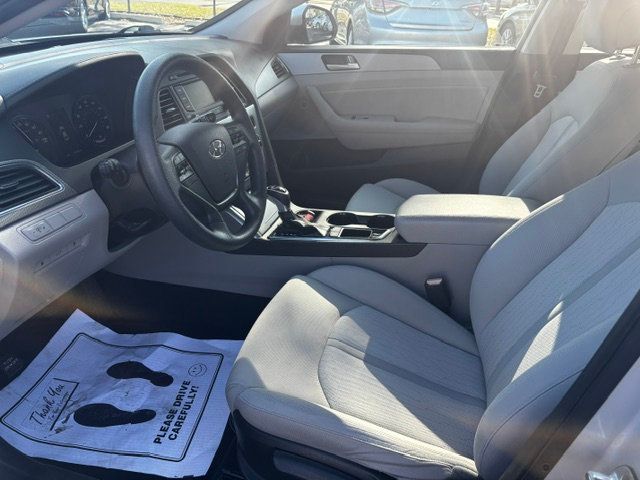 2016 Hyundai Sonata Hybrid 4dr Sedan SE - 23012915 - 11