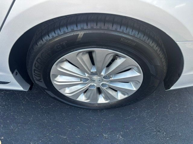 2016 Hyundai Sonata Hybrid 4dr Sedan SE - 23012915 - 14