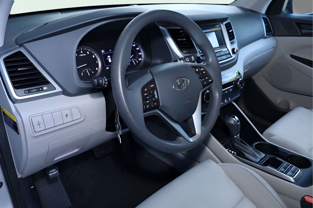 2016 Hyundai Tucson SE photo 18