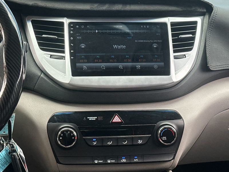 2016 Hyundai Tucson SE - 23030826 - 19