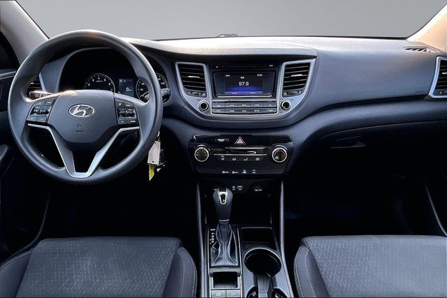 2016 Hyundai Tucson SE - 23067332 - 19