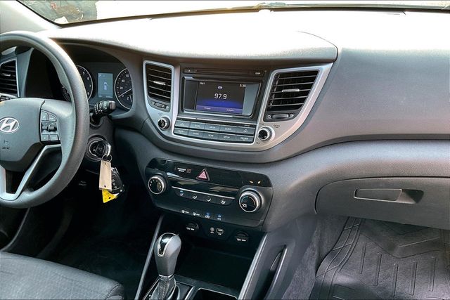 2016 Hyundai Tucson SE - 23067332 - 28