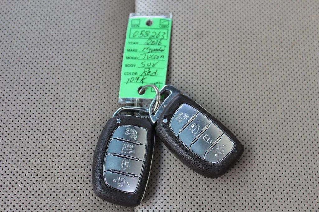 2016 Hyundai Tucson Sport AWD 4dr SUV - 23012140 - 27