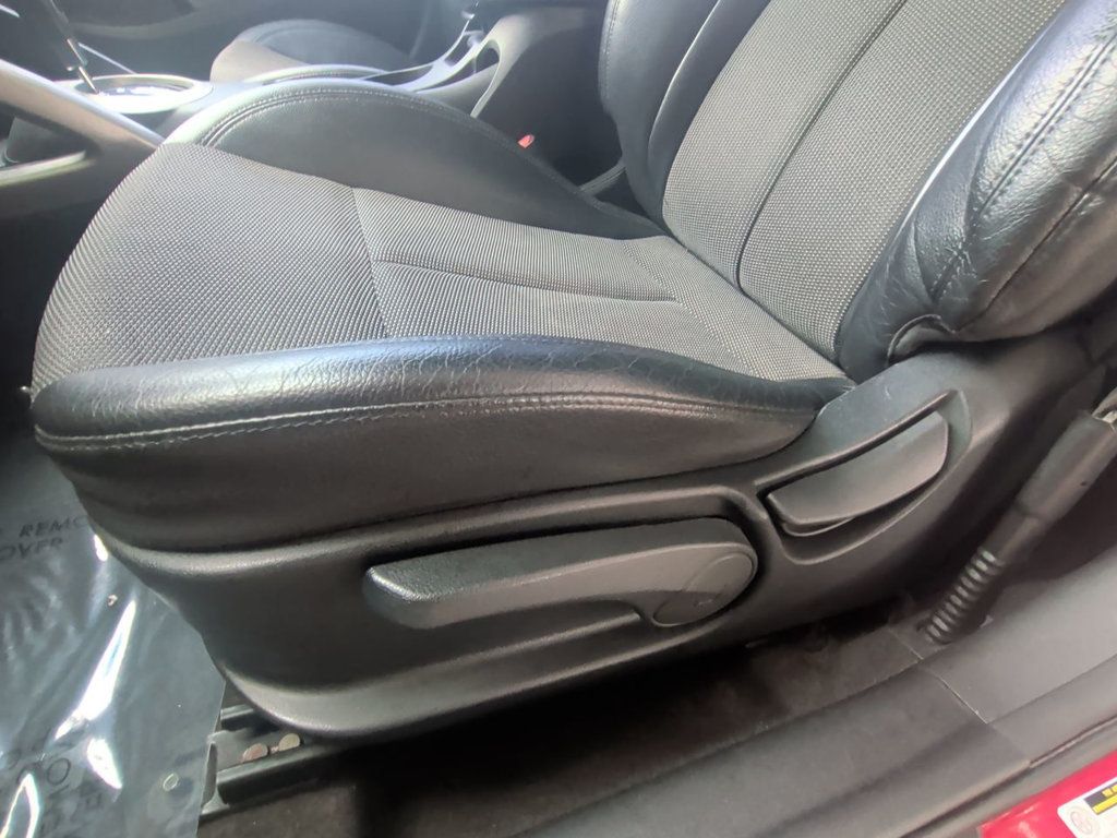 Hyundai Veloster  photo 13