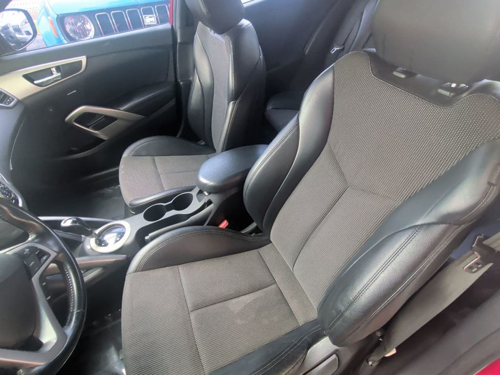 Hyundai Veloster  photo 14