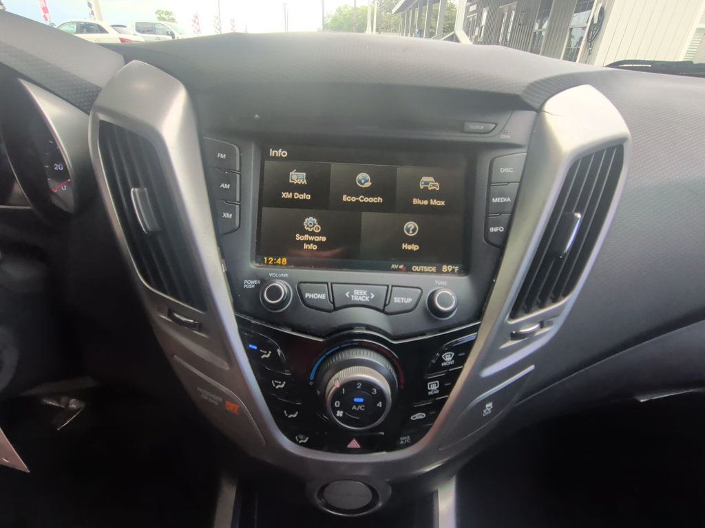 Hyundai Veloster  photo 17