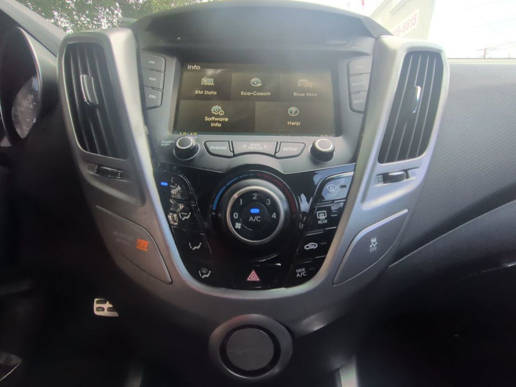 Hyundai Veloster  photo 19
