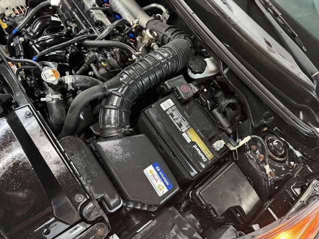 2016 Hyundai Veloster 3dr Coupe Manual Turbo w/Orange Accent - 22998526 - 25