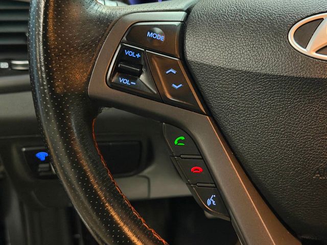 2016 Hyundai Veloster 3dr Coupe Manual Turbo w/Orange Accent - 22998526 - 29