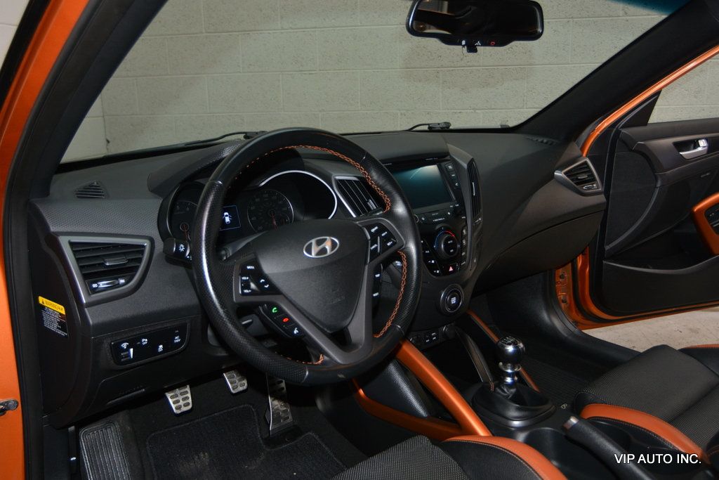 2016 Hyundai Veloster 3dr Coupe Manual Turbo w/Orange Accent - 22976409 - 9