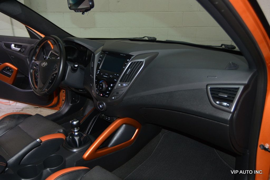 2016 Hyundai Veloster 3dr Coupe Manual Turbo w/Orange Accent - 22976409 - 10