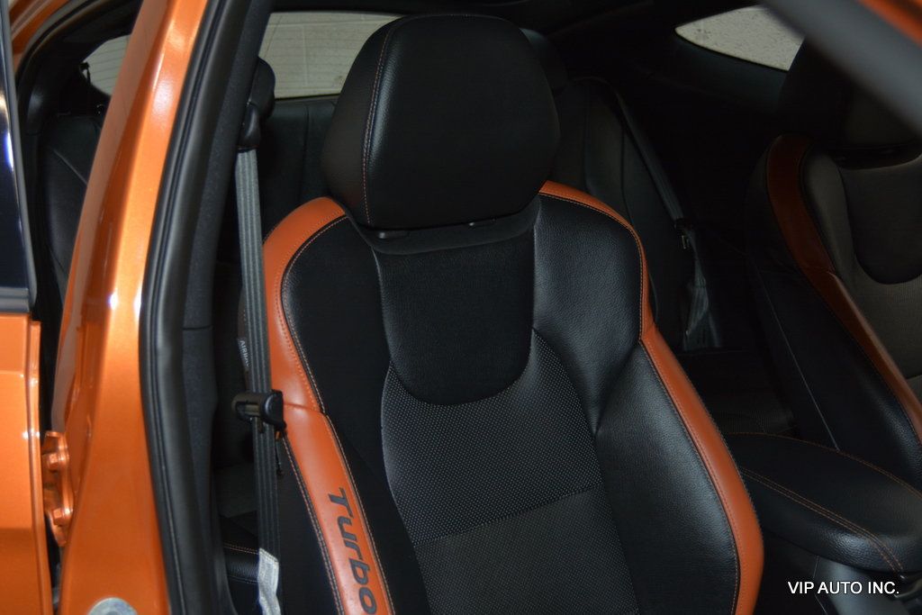 2016 Hyundai Veloster 3dr Coupe Manual Turbo w/Orange Accent - 22976409 - 12