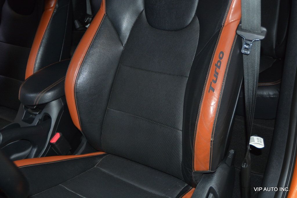 2016 Hyundai Veloster 3dr Coupe Manual Turbo w/Orange Accent - 22976409 - 13