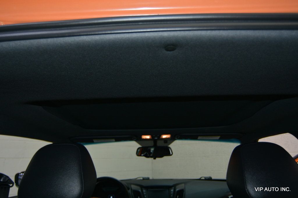 2016 Hyundai Veloster 3dr Coupe Manual Turbo w/Orange Accent - 22976409 - 18