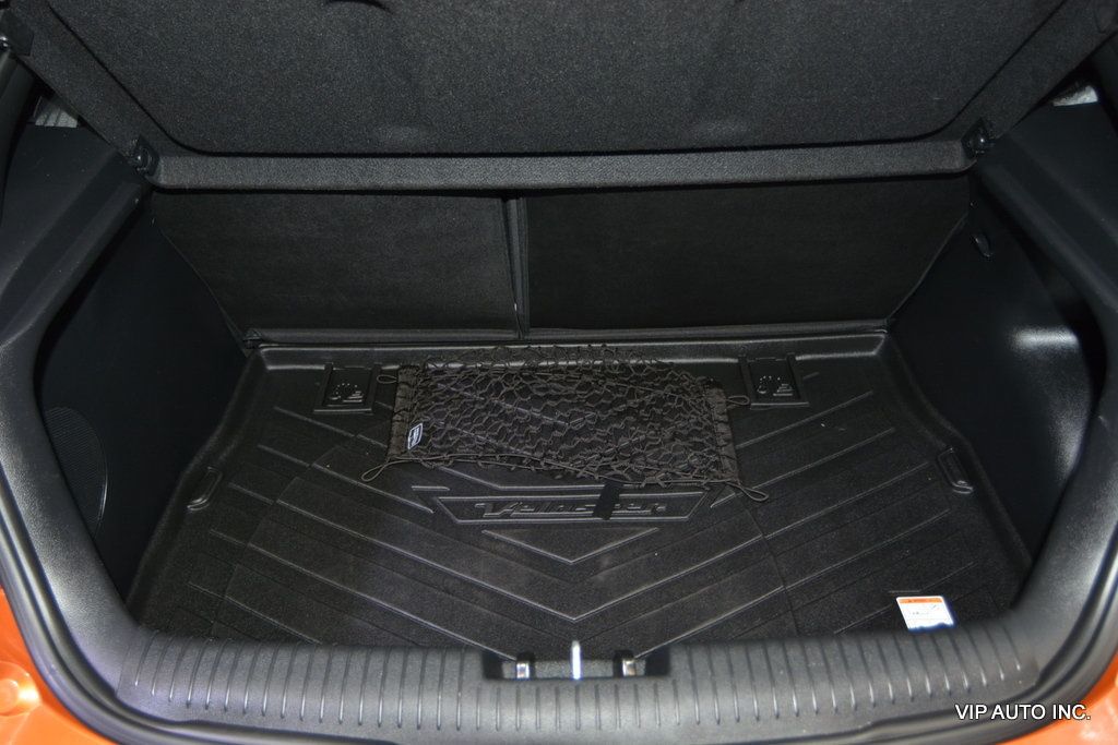 2016 Hyundai Veloster 3dr Coupe Manual Turbo w/Orange Accent - 22976409 - 29