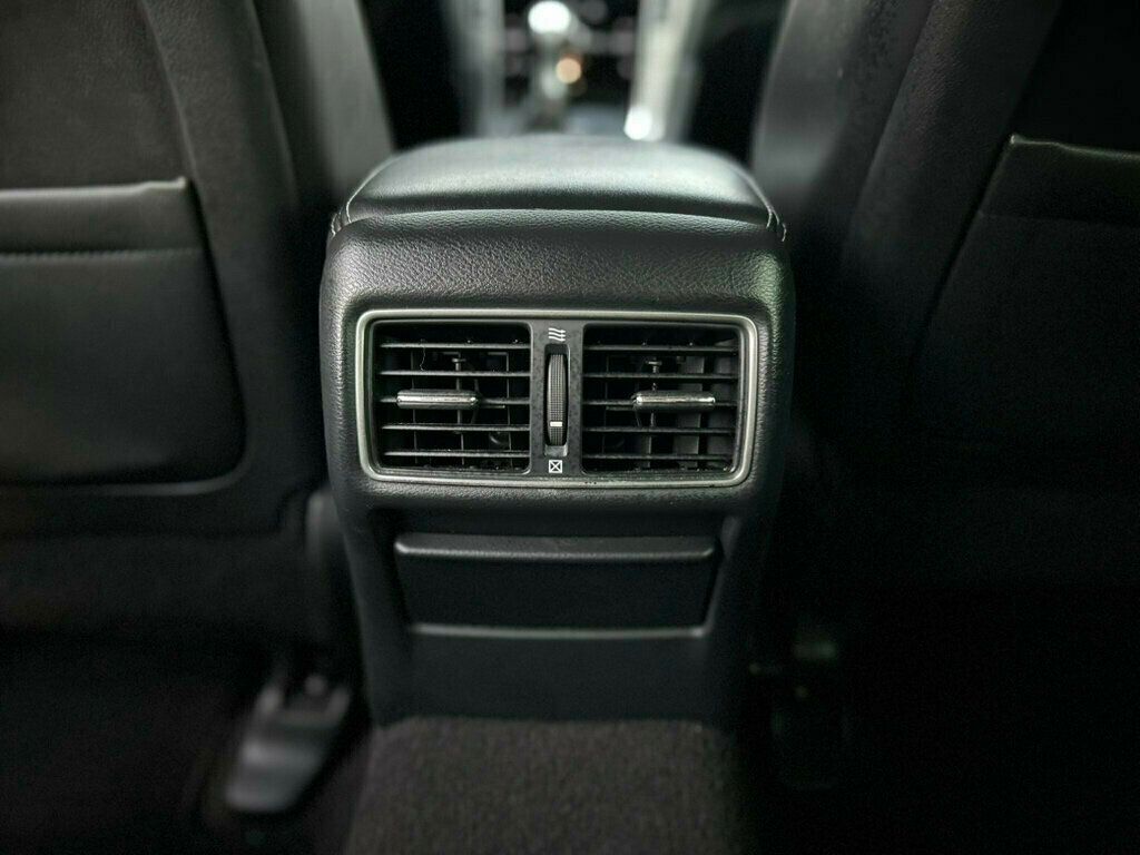 2016 INFINITI Q50 4dr Sedan 2.0t AWD - 22942867 - 16