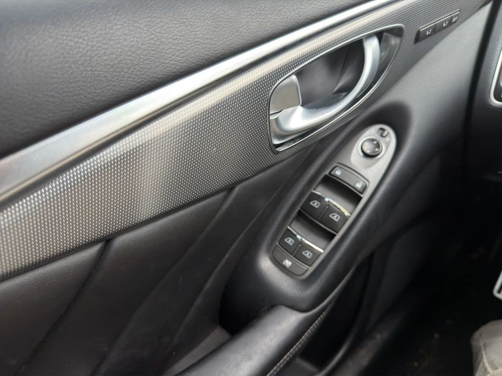 2016 INFINITI Q50 4dr Sedan 3.0t Red Sport 400 RWD - 22965757 - 11