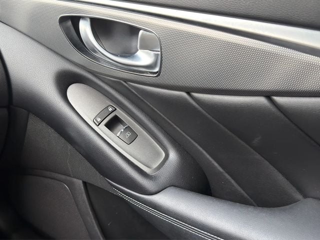 2016 INFINITI Q50 4dr Sedan 3.0t Red Sport 400 RWD - 22965757 - 18