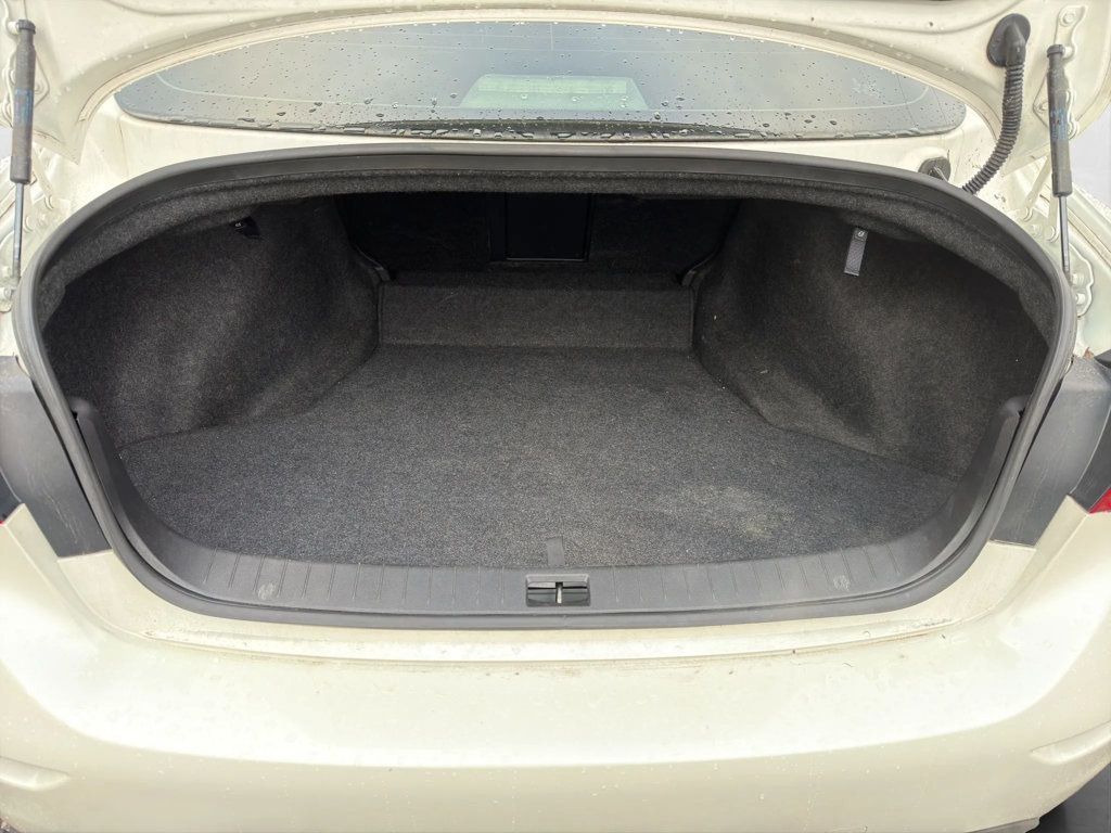 2016 INFINITI Q50 4dr Sedan 3.0t Red Sport 400 RWD - 22965757 - 23