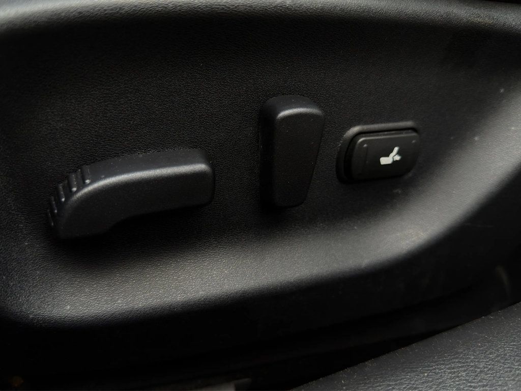 2016 INFINITI Q50 4dr Sedan 3.0t Red Sport 400 RWD - 22965757 - 27