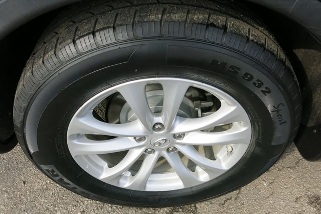 2016 INFINITI QX70 AWD 4dr - 22987192 - 31