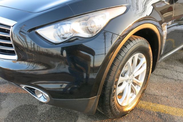 2016 INFINITI QX70 AWD 4dr - 22987192 - 39