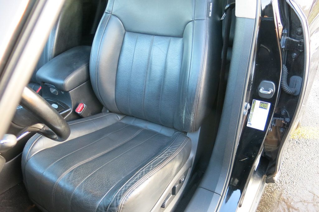 2016 INFINITI QX70 AWD 4dr - 22987192 - 42