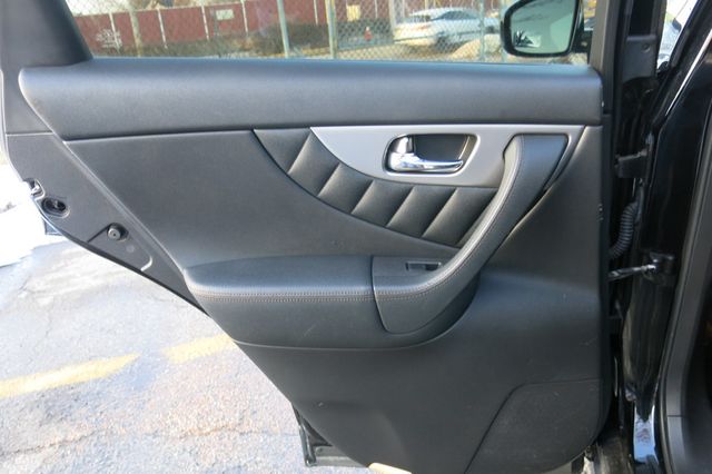 2016 INFINITI QX70 AWD 4dr - 22987192 - 50