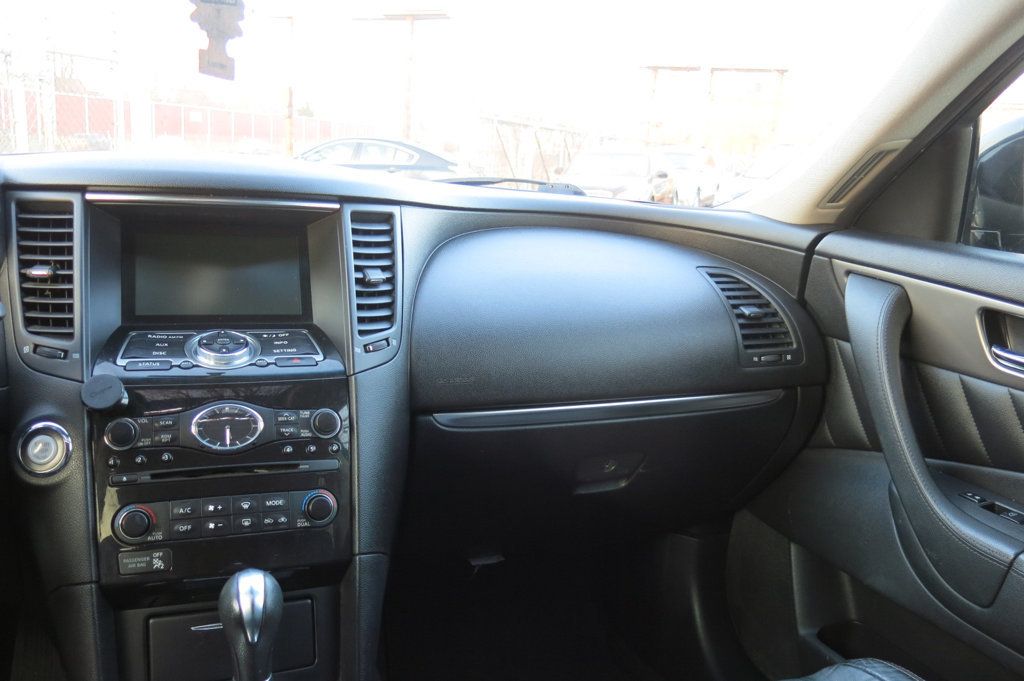 2016 INFINITI QX70 AWD 4dr - 22987192 - 55