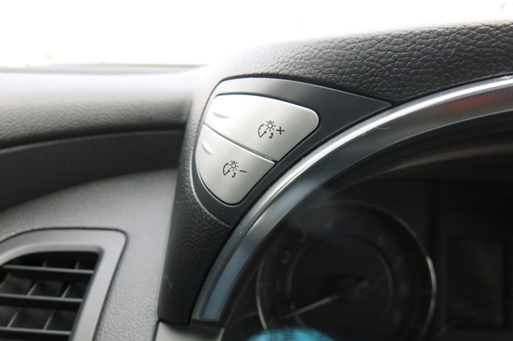 2016 INFINITI QX70 AWD 4dr - 22987192 - 62