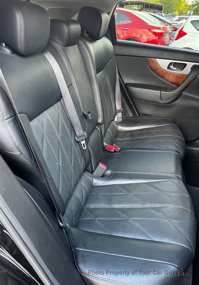 2016 INFINITI QX70 RWD 4dr - 23102594 - 15