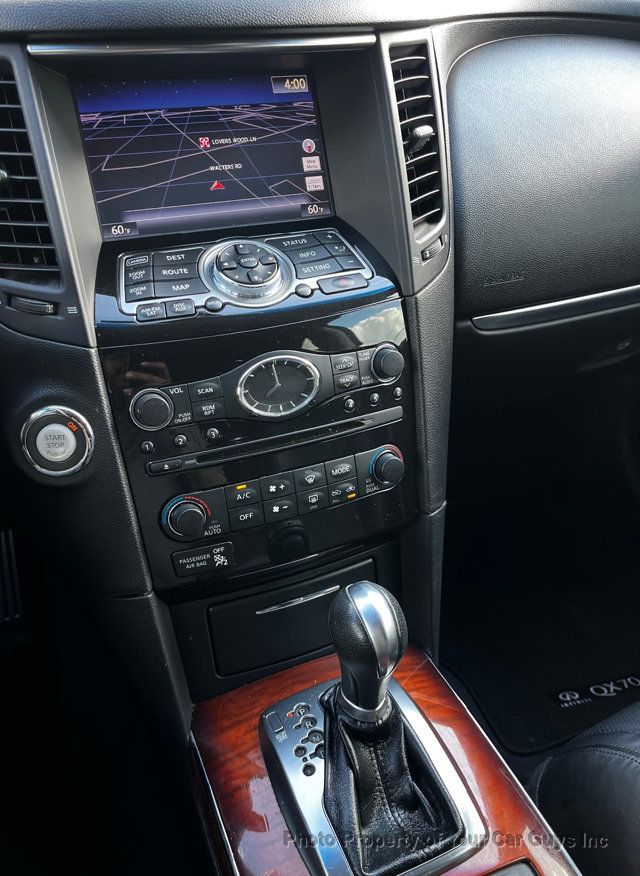 2016 INFINITI QX70 RWD 4dr - 23102594 - 19