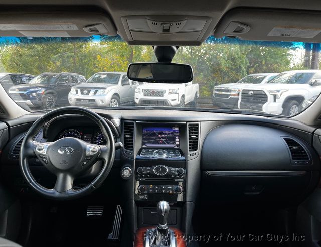 2016 INFINITI QX70 RWD 4dr - 23102594 - 21