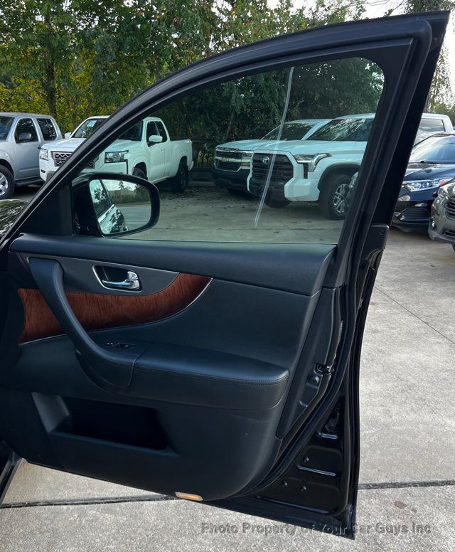 2016 INFINITI QX70 RWD 4dr - 23102594 - 28