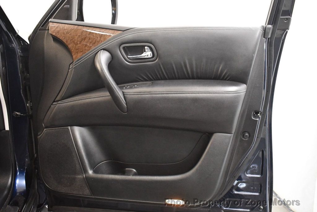 2016 Infiniti QX80 photo 11