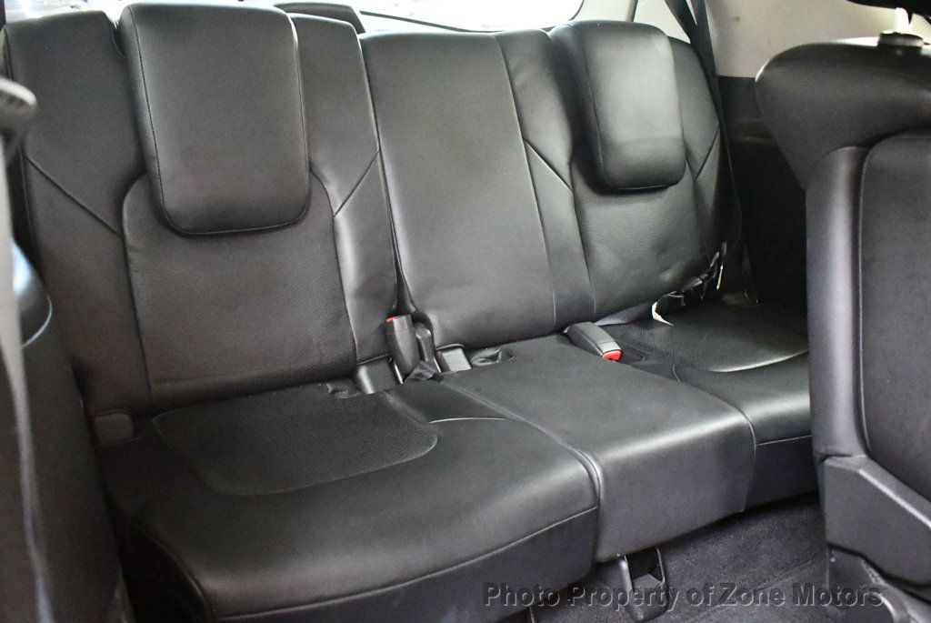 2016 Infiniti QX80 photo 17