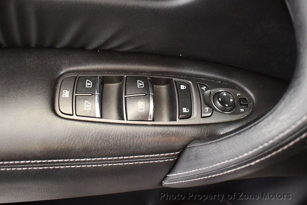 2016 Infiniti QX80 photo 30