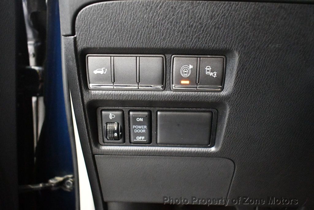 2016 Infiniti QX80 photo 32