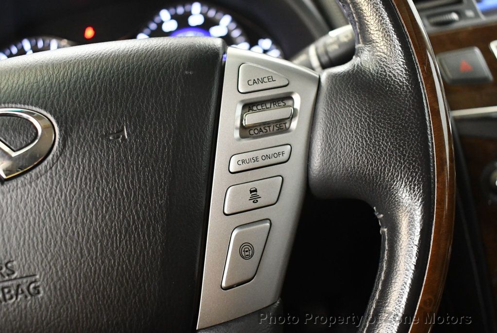 2016 Infiniti QX80 photo 35