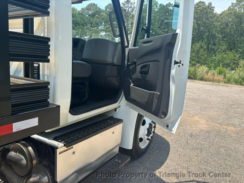2016 International 4300 JUST 11k MILES! 6.7 CUMMINS FINANCE OR LEASE - 23023109 - 32