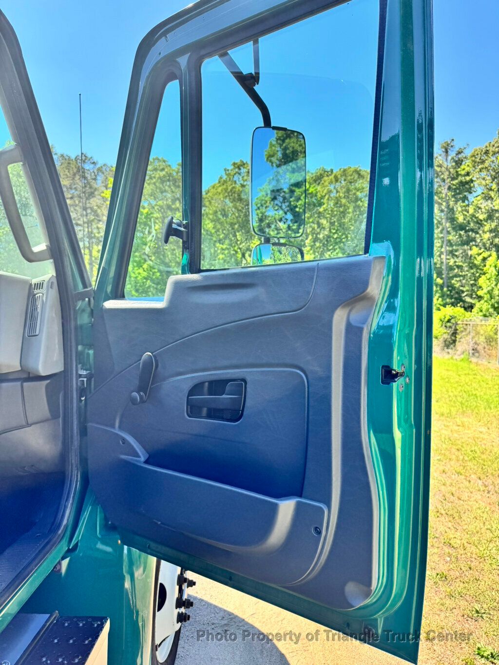 2016 International 4300 JUST 14k MILES! NON CDL! CUMMINS DIESEL HEAVY DUTY LIFT GATE LBS - 23025767 - 33