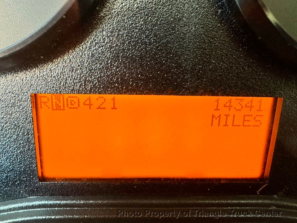 2016 International 4300 JUST 14k MILES! NON CDL! CUMMINS DIESEL HEAVY DUTY LIFT GATE LBS - 23025767 - 44