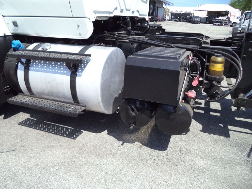 2016 International 7600 w/ JerrDan 28ft Industrial Carrier 15 Ton Tamdem Axle - 23005786 - 21