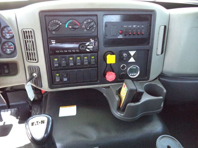 2016 International 7600 w/ JerrDan 28ft Industrial Carrier 15 Ton Tamdem Axle - 23005786 - 44