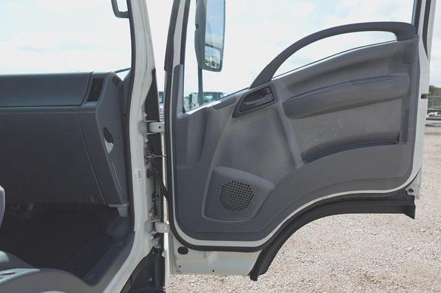 2016 Isuzu NPR (14ft Box with Rail Lift) - 23039393 - 17